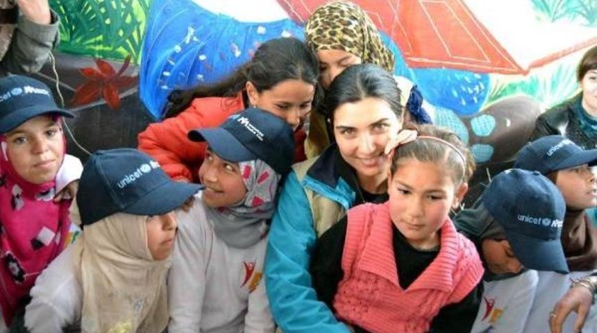 Tuba B&uuml;y&uuml;k&uuml;st&uuml;n: Savaştan Ka&ccedil;an &Ccedil;ocuklara Sahip &Ccedil;ıkalım