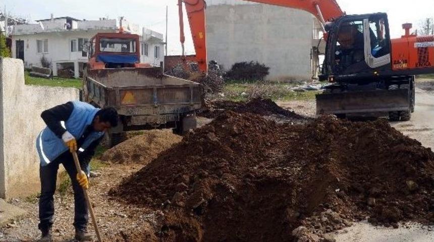 Efeler &rsquo;de Kanalizasyon Arızasına Hızlı M&uuml;dahale