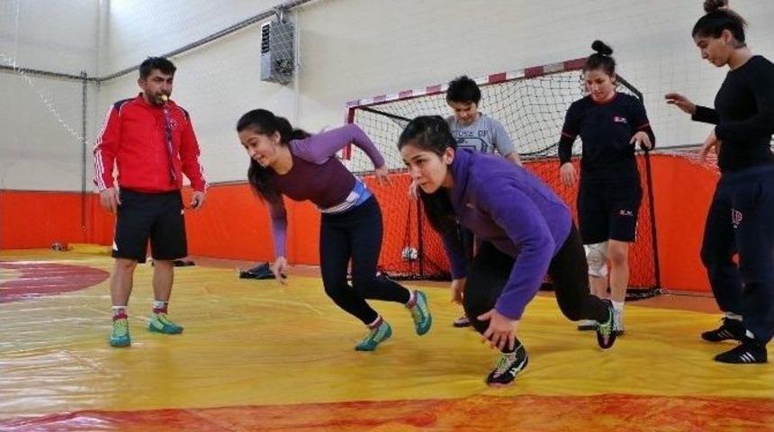G&uuml;reşin Prensesleri Avrupa Şampiyonası&rsquo;na Hazır