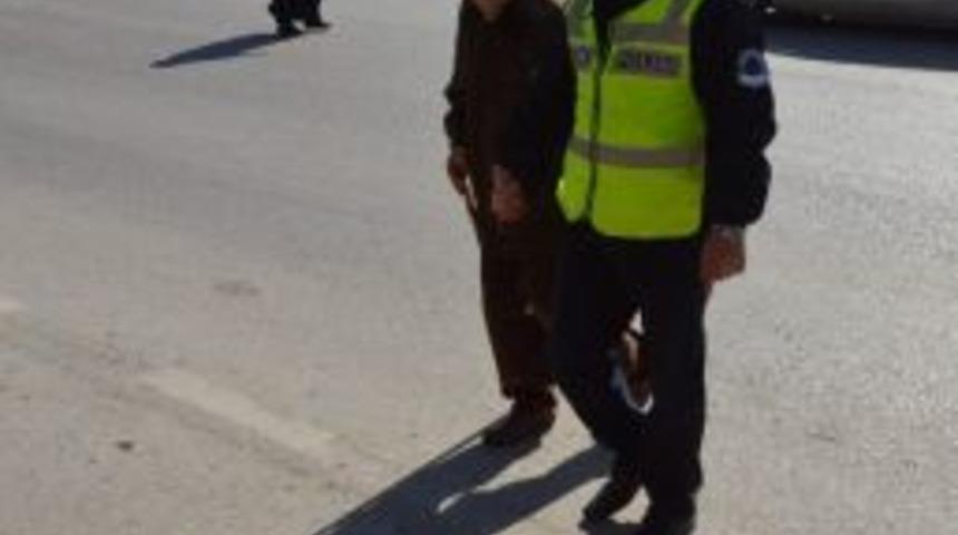 Polis Memurundan &Ouml;rnek Davranış