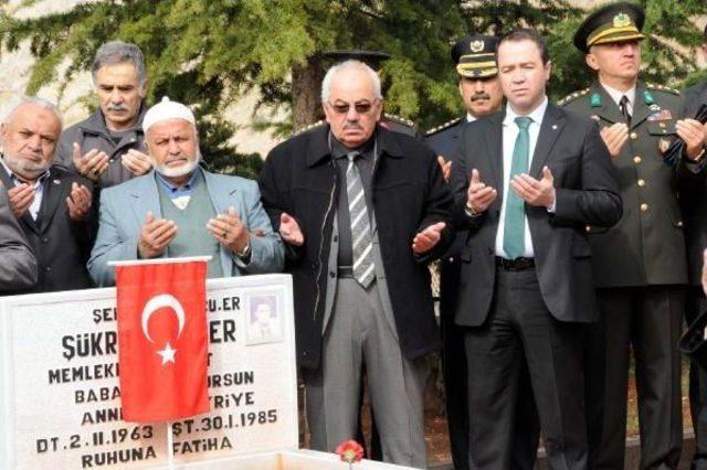 Namazdan &Ccedil;ıkanlara &Uuml;z&uuml;m Hoşafı Ve Ekmek Dağıtıldı (2) 1