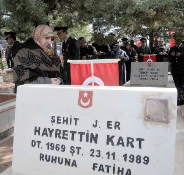 Namazdan &Ccedil;ıkanlara &Uuml;z&uuml;m Hoşafı Ve Ekmek Dağıtıldı (2) 2