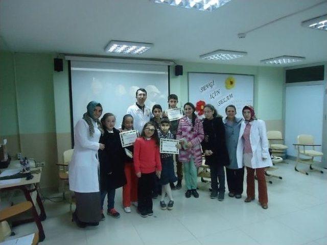 Bilgi Evlerinde &lsquo;&rsquo;istiklal Marşı&rsquo;&rsquo; Konulu Yarışma 2