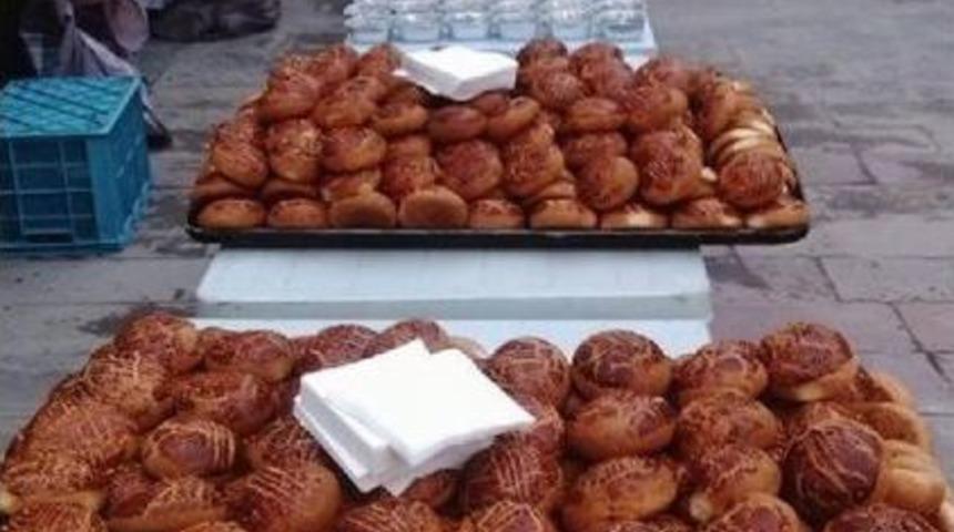 Nevşehir Belediyesi Cemaate Hoşaf Ve Tayın Dağıttı