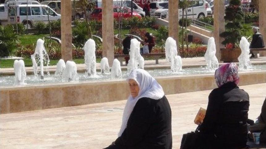 B&ouml;lgenin En Mutsuz Yaşlıları Manisa&rsquo;da