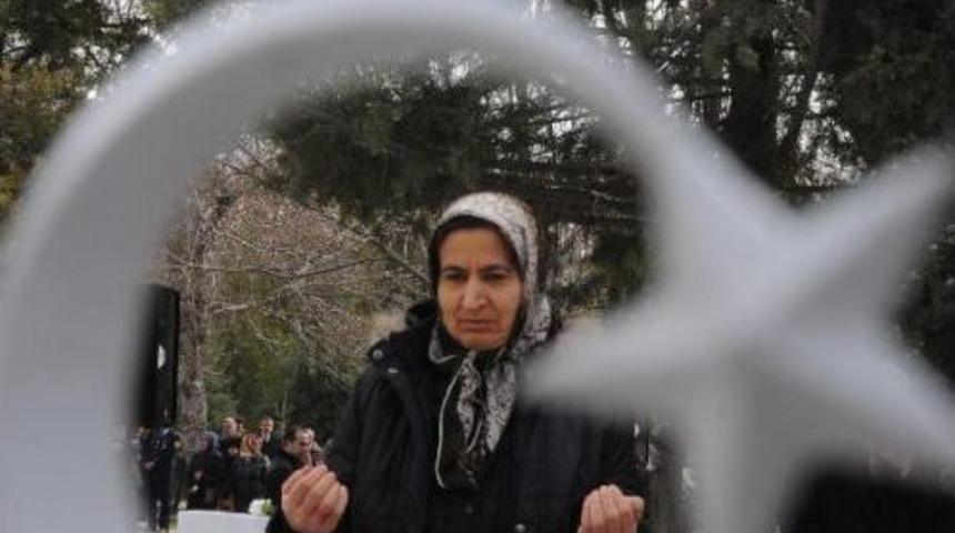 Şehitler, Dualarla Alındı