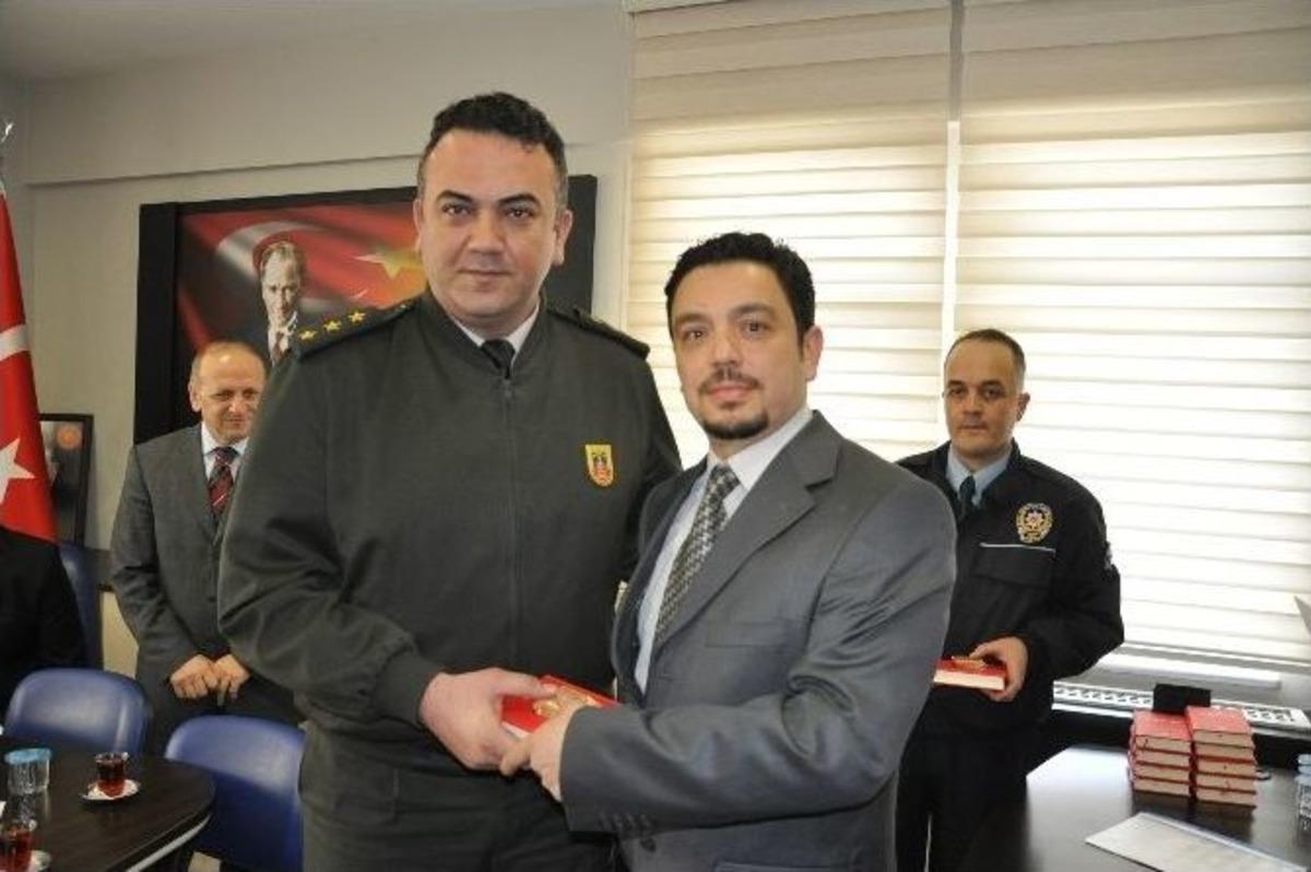 Başarılı Polisler &Ouml;d&uuml;llendirildi
