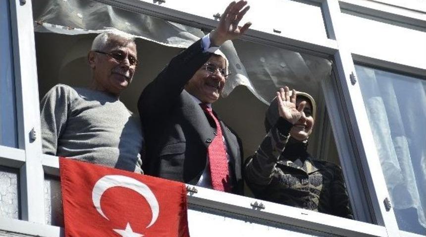 Başbakan Davutoğlu&rsquo;na Sevgi Seli