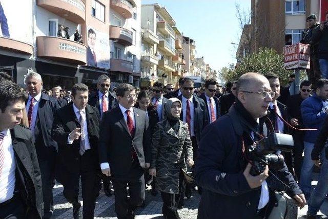 Başbakan Davutoğlu’na Sevgi Seli