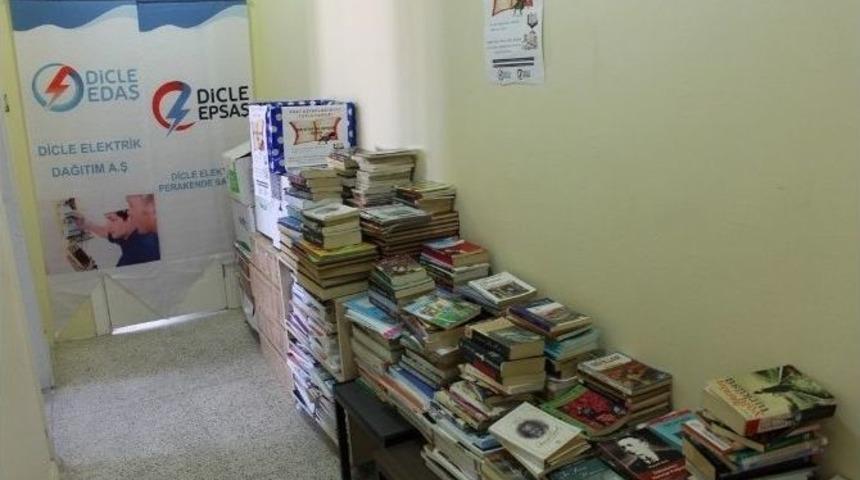 Dicle Elektriğin Kitap Kampanyasına Yoğun İlgi