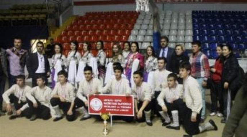 Kiralık Kost&uuml;mlerle Birinci Oldular