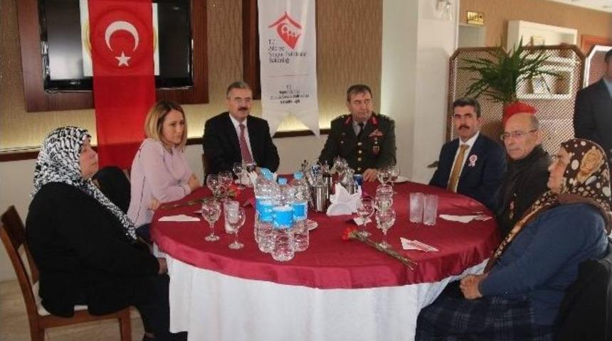 Vali Ayyıldız, ‘şehitlerimizin Hakkını Ödeyemeyiz’