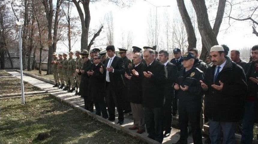 100. Yılında &Ccedil;anakkale Şehitleri Pasinler&rsquo;de Rahmetle Anıldı