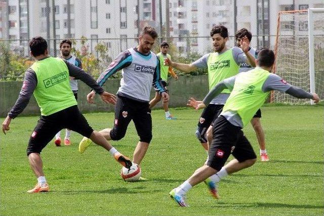 Adanaspor, Altınordu Ma&ccedil;ı Hazırlıklarına Başladı 1