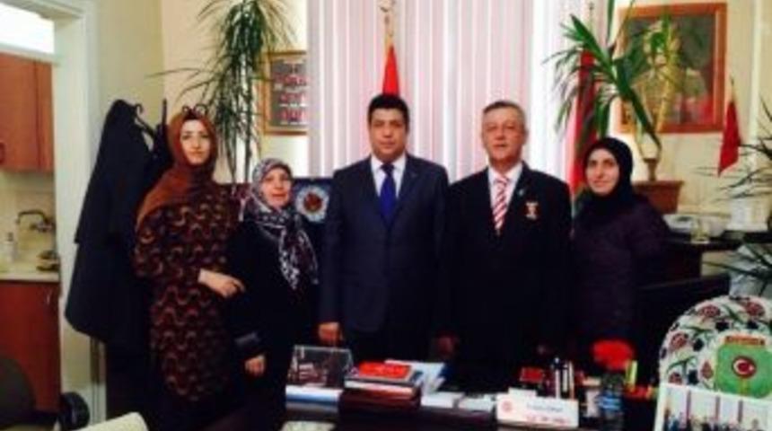 Anlamlı G&uuml;nde, Anlamlı Ziyaret