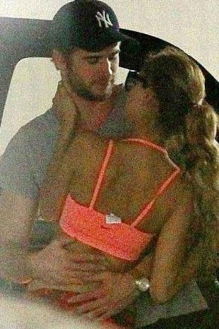 Öpmeye doyamadı G2