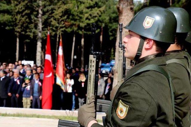 Liseli Kemal, 320 Liralık Ödülü Mehmetçik Vakfı na Bağışladı 1