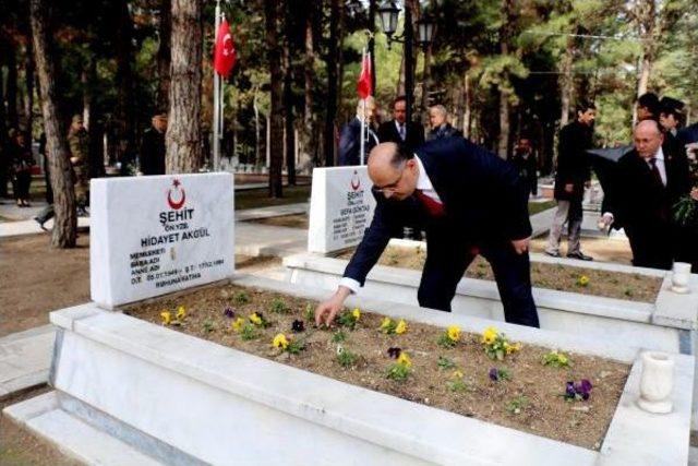 Liseli Kemal, 320 Liralık Ödülü Mehmetçik Vakfı na Bağışladı 2