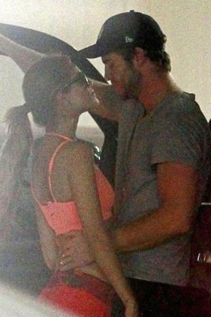 Öpmeye doyamadı G4