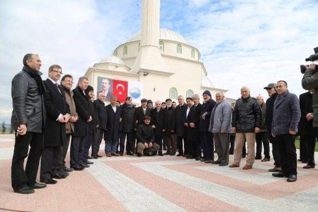 Seyit Onbaşı Camii'nde Ilk Namazı Torunları Kıldı