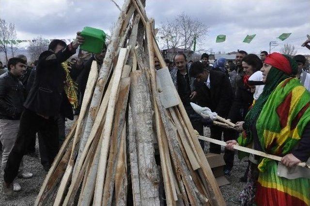 Iğdır’da İlk Nevruz Ateşi Tuzluca’da Yakıldı