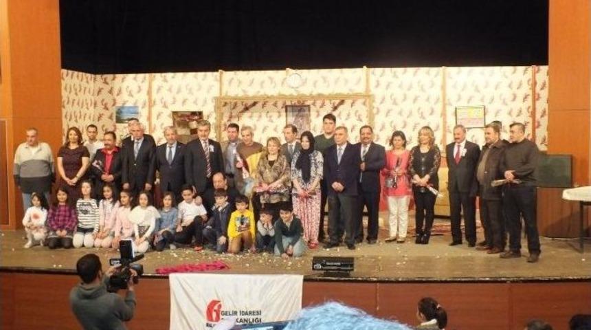 Vergi Haftası Tiyatro Oyunu İle Son Buldu