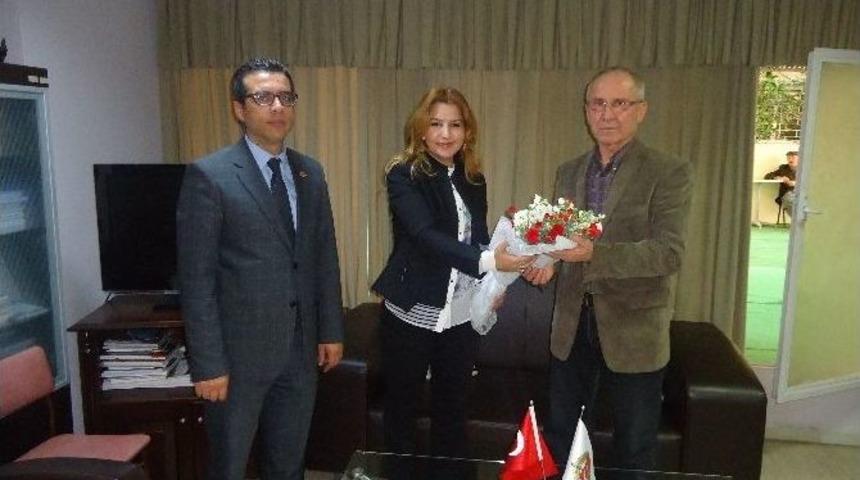 Dr. &Ccedil;ardak: "başarı Kadınlarla M&uuml;mk&uuml;n Olur"