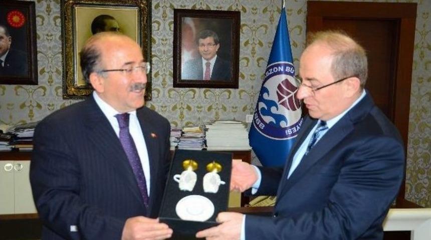 İ&ccedil;işleri Bakanı &Ouml;zt&uuml;rk&rsquo;ten Başkan G&uuml;mr&uuml;k&ccedil;&uuml;oğlu&rsquo;na Ziyaret