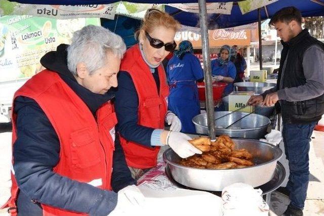 Ayvalık’ta Kızılay Derneği’nden Şehitler İçin Lokma Hayrı