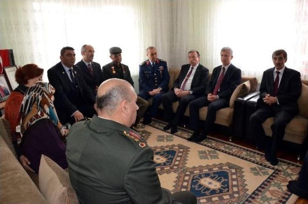 Eskişehir Protokol&uuml;nden Şehit Ailesine Anlamlı Ziyaret