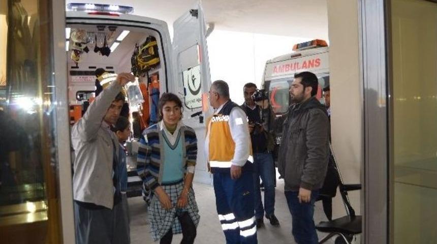 Adıyaman&rsquo;da 12 &Ouml;ğrenci Zehirlenme Ş&uuml;phesiyle Hastaneye Kaldırıldı