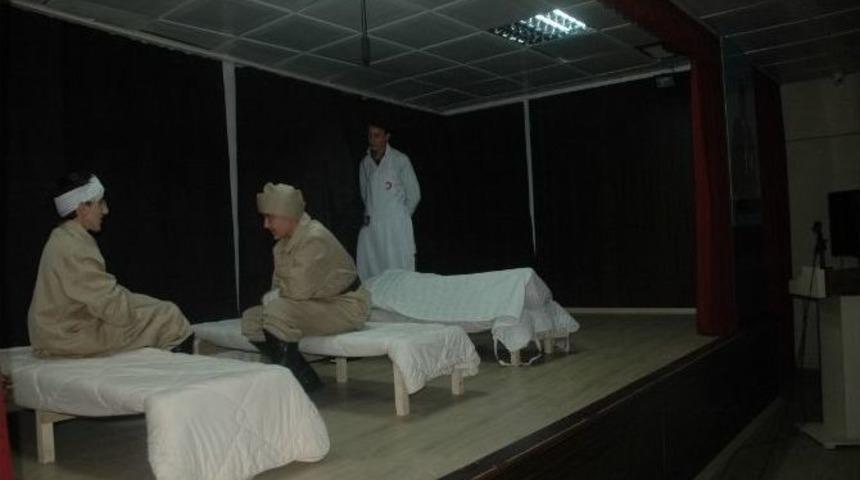 K&uuml;re &Ccedil;pal &Ccedil;anakkaleye Can Verenler Oyununu Sergiledi