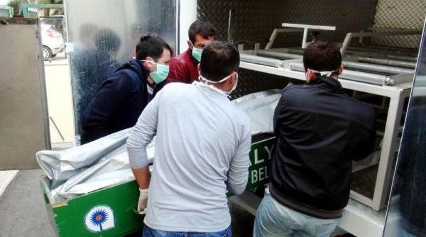 Otopsi I&ccedil;in Mezardan &Ccedil;ıkarılan Mahkumun Cenazesi Toprağa Verildi