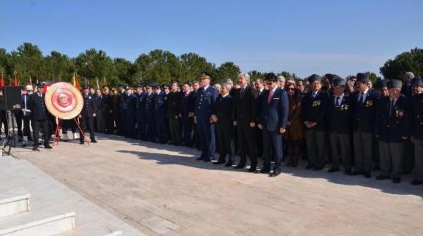 G&uuml;ney Kore'den Akhisarlı Kore Gazilerine Madalya Ve Berat