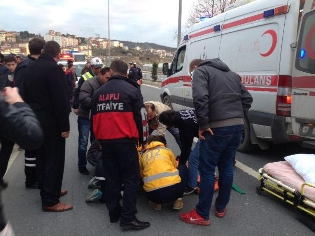 Otomobilin &Ccedil;arptığı Gen&ccedil; Ağır Yaralandı