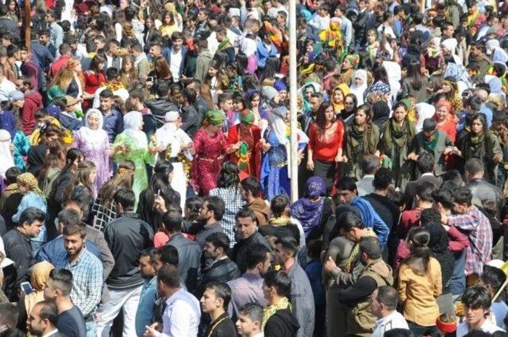 Cizre’de Coşkulu Nevruz Kutlaması G4