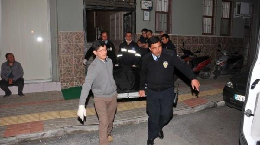 Evine Gelen Kadın Arkadaşını &Ouml;ld&uuml;r&uuml;p Intihar Etti