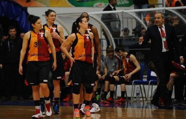 Fenerbahçe: 54 - Galatasaray Odeabank: 72