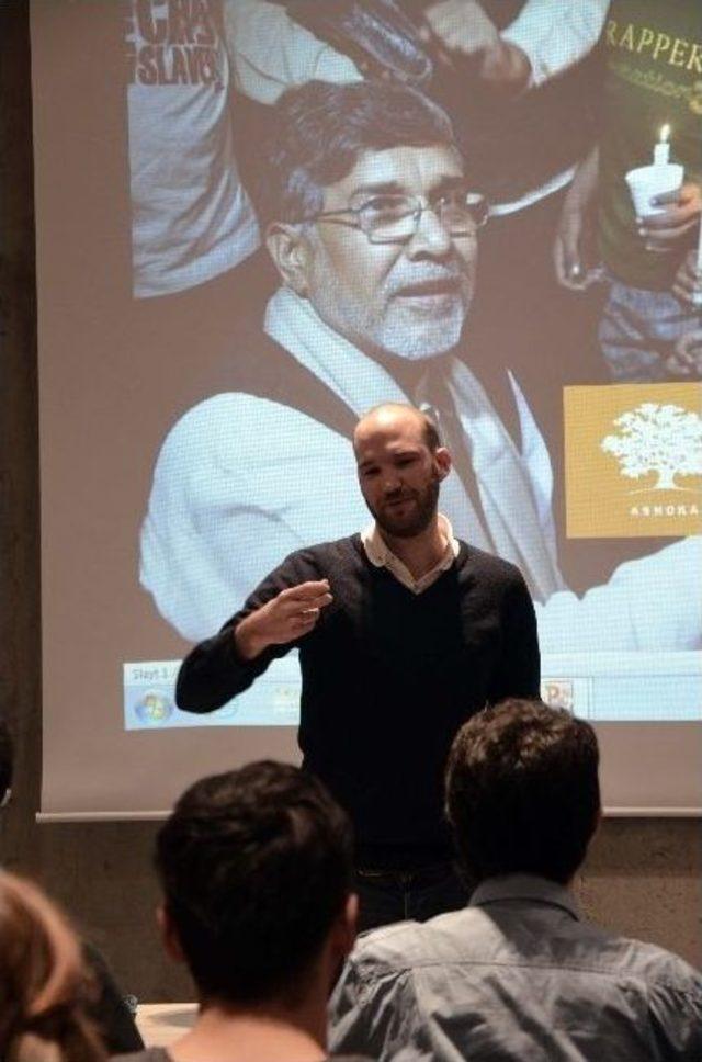 Toplumsal Ve Sosyal Sorunlara Ag&uuml;&rsquo;de &Ccedil;&ouml;z&uuml;m Arandı 1