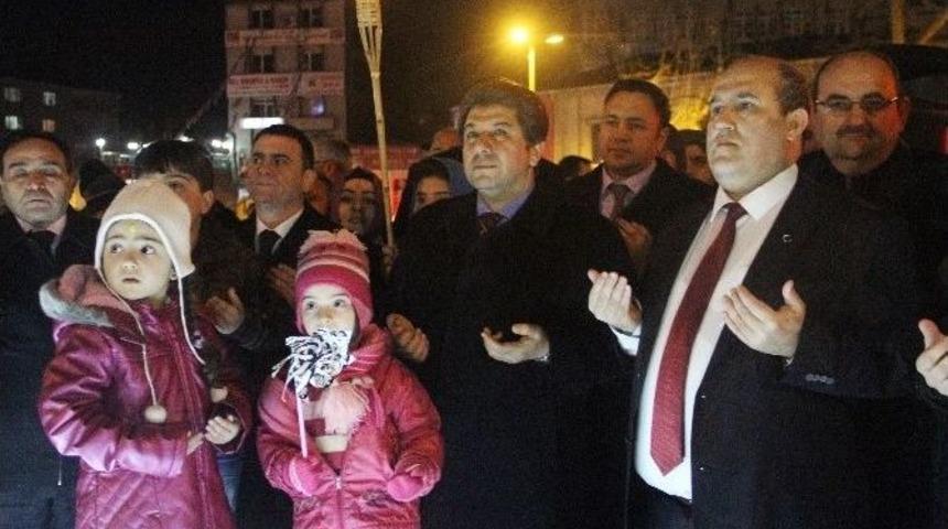 &Ccedil;anakkale Şehitleri Anısına 3 Bin Kişilik Fener Alayı