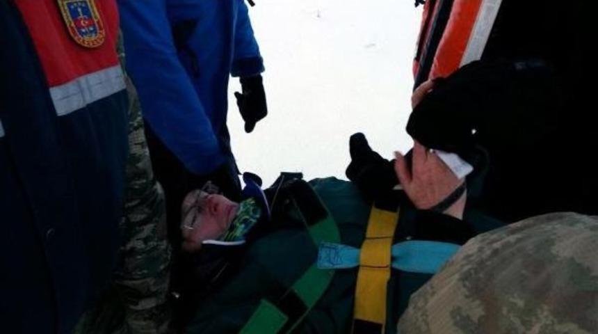 Avusturyalı M&uuml;steşar Kayak Yaparken Ayağını Kırdı