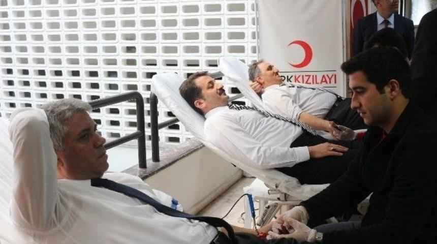 Başaralı Ve Kemik&rsquo;ten Kızılay&rsquo;a Kan Bağışı