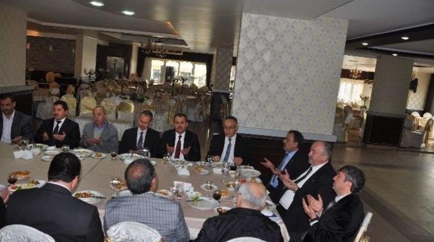 Mhp Milletvekili Aday Adayı &Ouml;zmen&rsquo;e T&uuml;rkiye Kamu-sen&rsquo;den Ziyaret