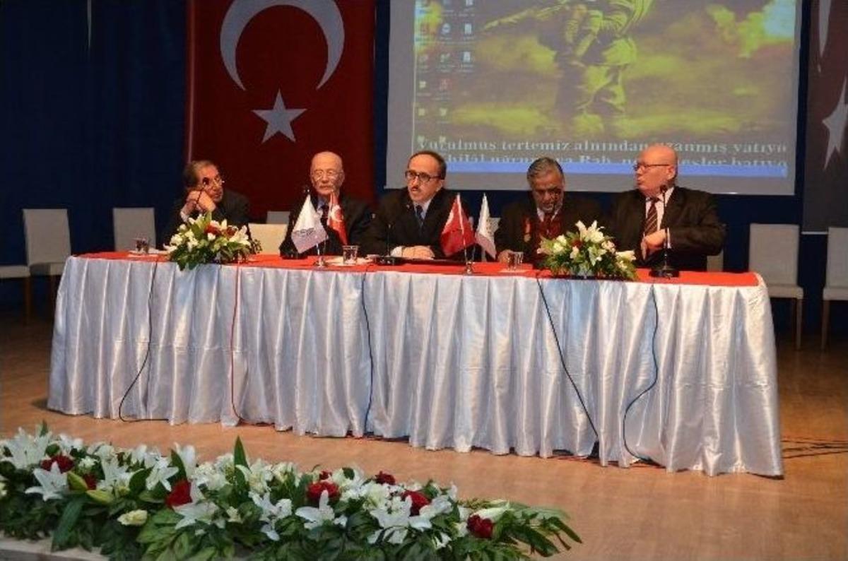 Akademisyenler &Ccedil;anakkale Zaferini Anlattı