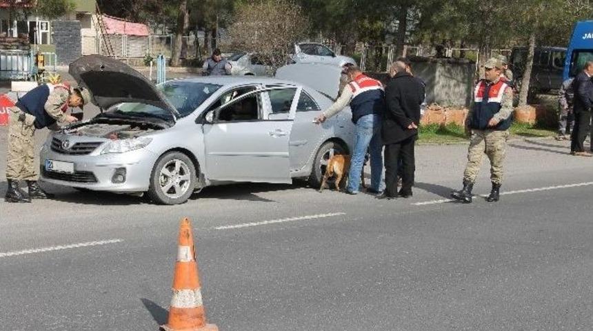 Diyarbakır&rsquo;da L&uuml;ks Ara&ccedil; Operasyonu