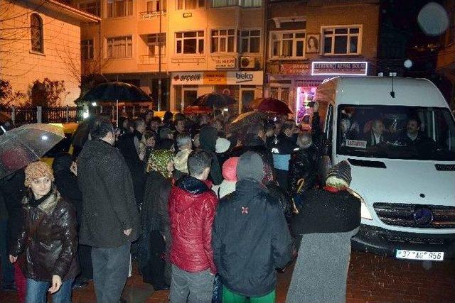 İnebolu Belediyesi 10 Kişiyi Umreye Gönderdi