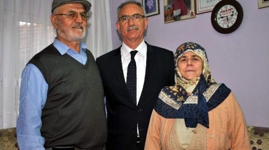 Başkan Kale, Yaşlıları Evlerinde Ziyaret Etti