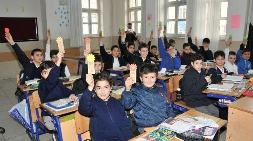 &Ccedil;evre &Ccedil;i&ccedil;eklerinin Dikili Fidanı Olacak