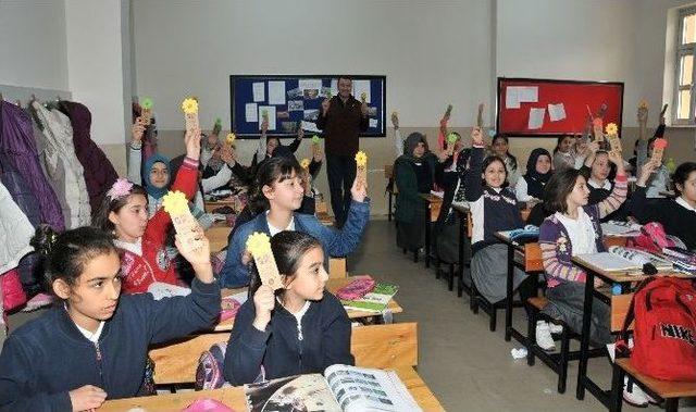 Çevre Çiçeklerinin Dikili Fidanı Olacak