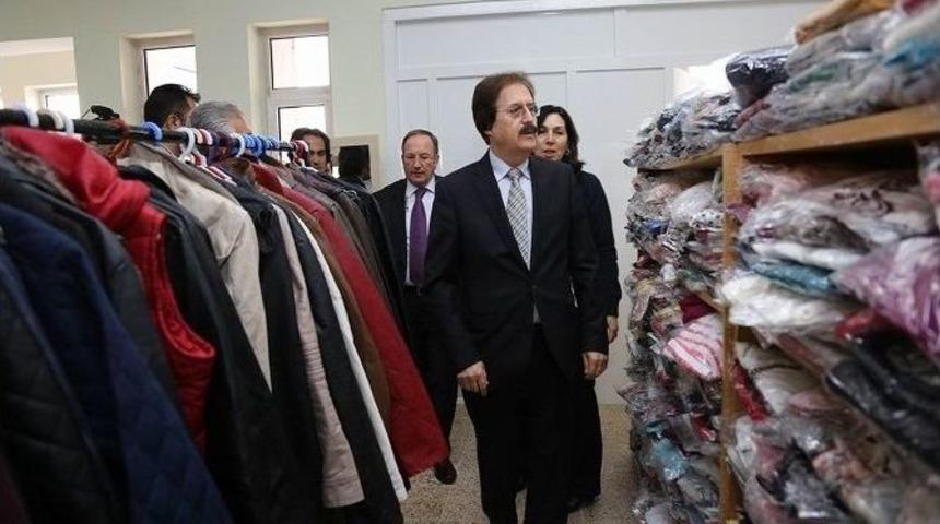 Cumhuriyet &Uuml;niveristesi&rsquo;nde &Ouml;ğrenci Butiği A&ccedil;ıldı